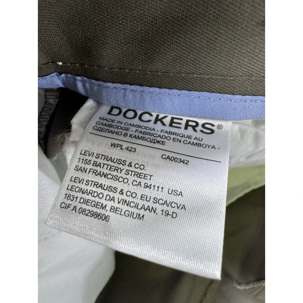 Dockers Signature Khaki Men's 40x32 (40x31) NWT Classic Fit Grey Stretch Casual